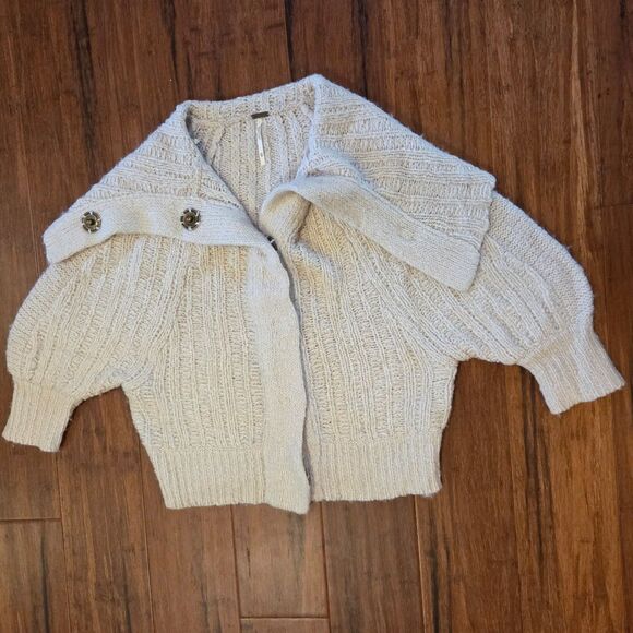 Free People Chunky Knit Cropped Cardigan Sweater Oversized Shawl Women's XS - Picture 1 of 9
